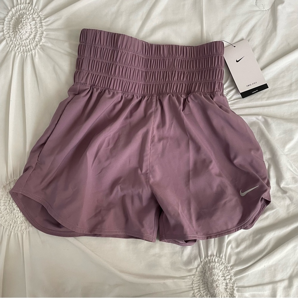 NWT Nike One Women's Dri-FIT Ultra High-Waisted 3" Brief-Lined Shorts